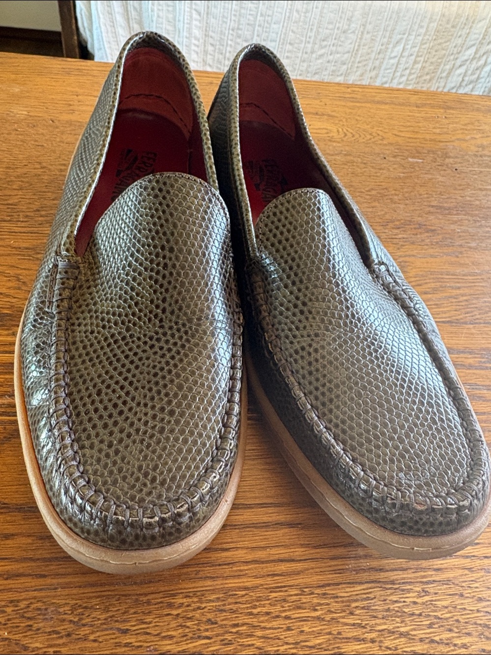 Ferragamo Women’s Olive Green Leather Loafers New without tags. - Picture 5 of 7